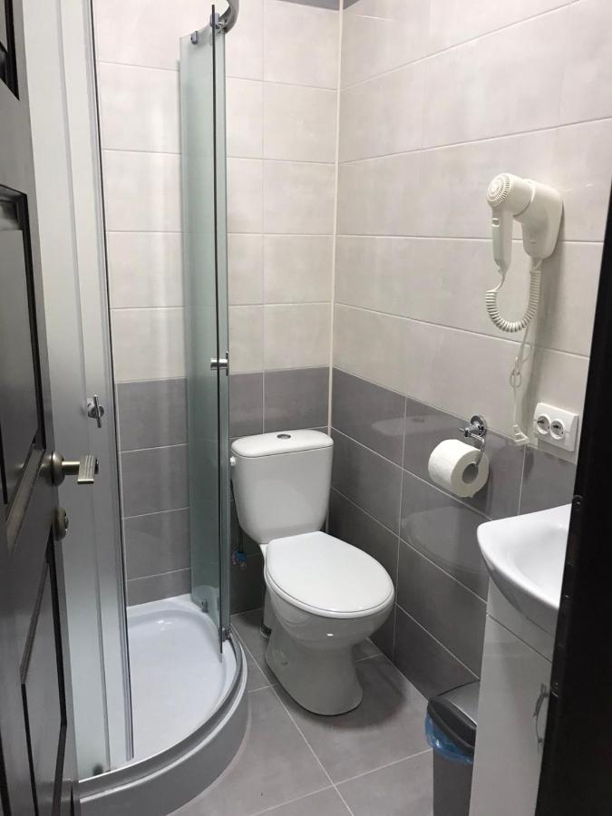 Gray Hotel Vynohradiv Ngoại thất bức ảnh