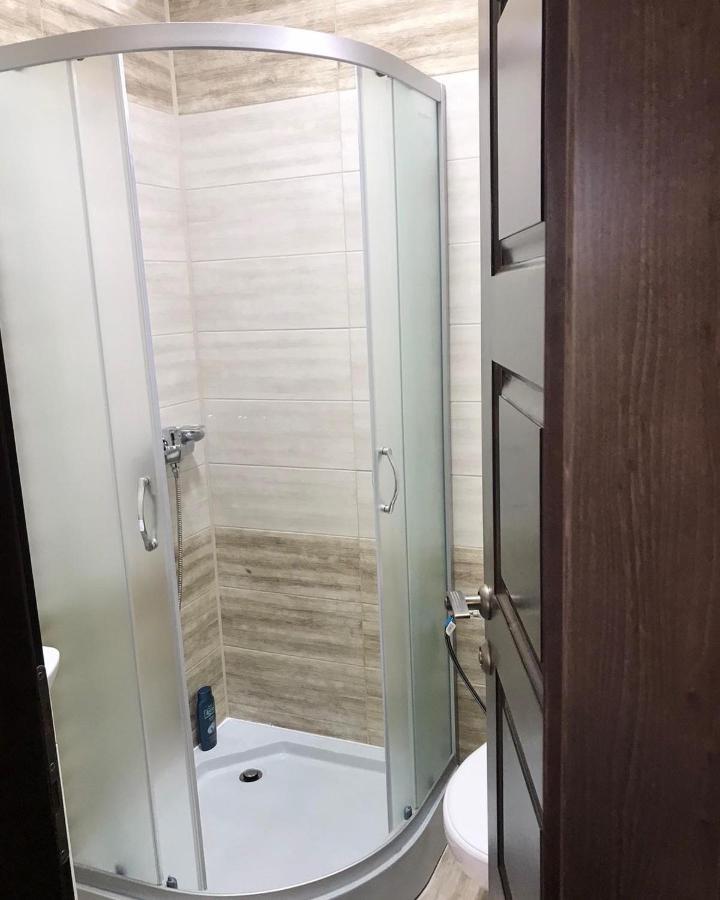 Gray Hotel Vynohradiv Ngoại thất bức ảnh